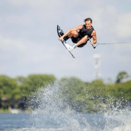 Follow Affiliate Comp Wake Vest in Black